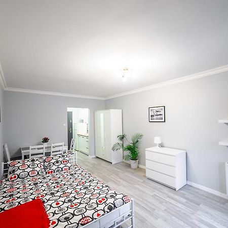 Apartament Grojecka Korotynskiego Apartment Warsawa Ruang foto